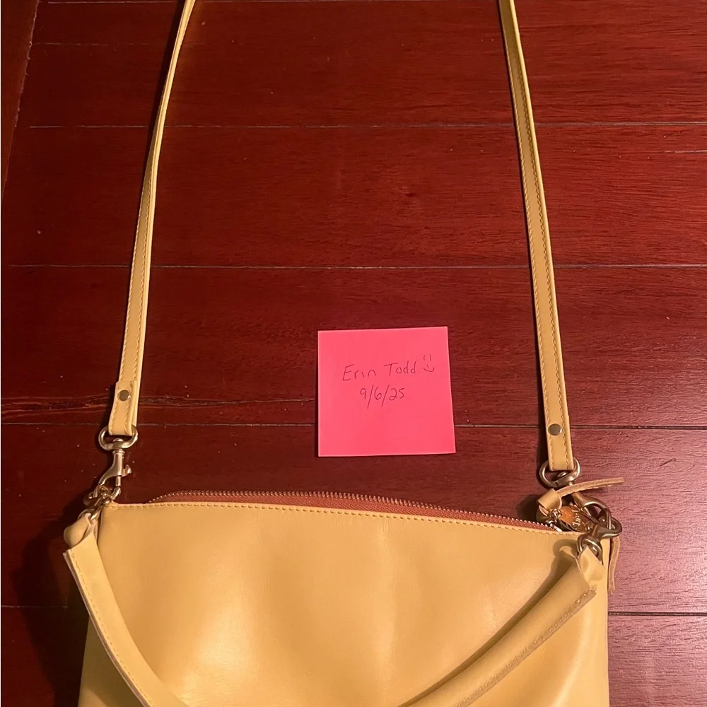 Clare V Yellow Petit Moyen - Picture 5 of 5